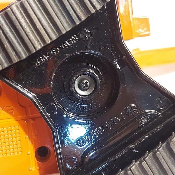 New Clover Daewoo Excavator Solar 220 LC-V 1/40 Scale Diecast Model Vehicle - Picture 7 of 7